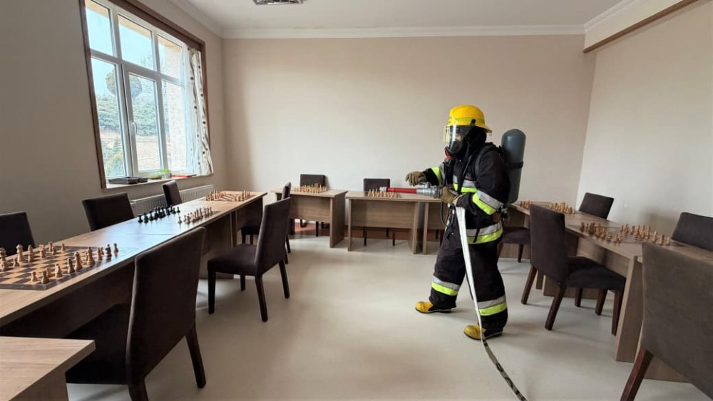 FHN Şahbuz şəhər 2 nömrəli tam orta məktəbində təlim keçirib <font color=red> - FOTOLAR</font>