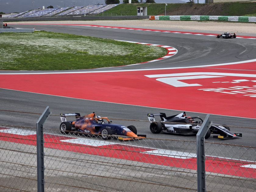 Azərbaycanlı pilot Formula 4 testlərini uğurla başa vurub<font color=red> - FOTOLAR</font>