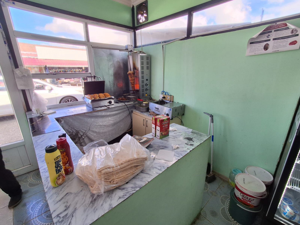 Ordubadda dönərxanada ciddi nöqsanlar aşkarlanıb, inzibati protokol tərtib olunub<font color=red> - FOTOLAR</font>