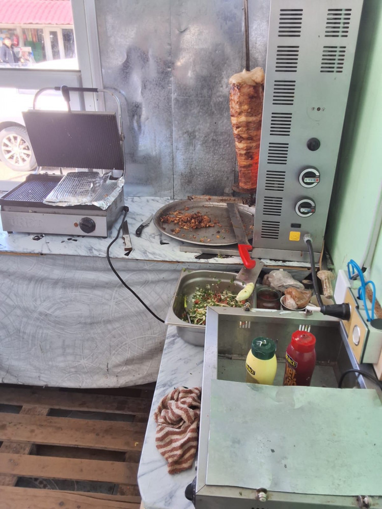 Ordubadda dönərxanada ciddi nöqsanlar aşkarlanıb, inzibati protokol tərtib olunub<font color=red> - FOTOLAR</font>