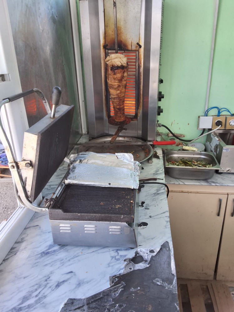 Ordubadda dönərxanada ciddi nöqsanlar aşkarlanıb, inzibati protokol tərtib olunub<font color=red> - FOTOLAR</font>