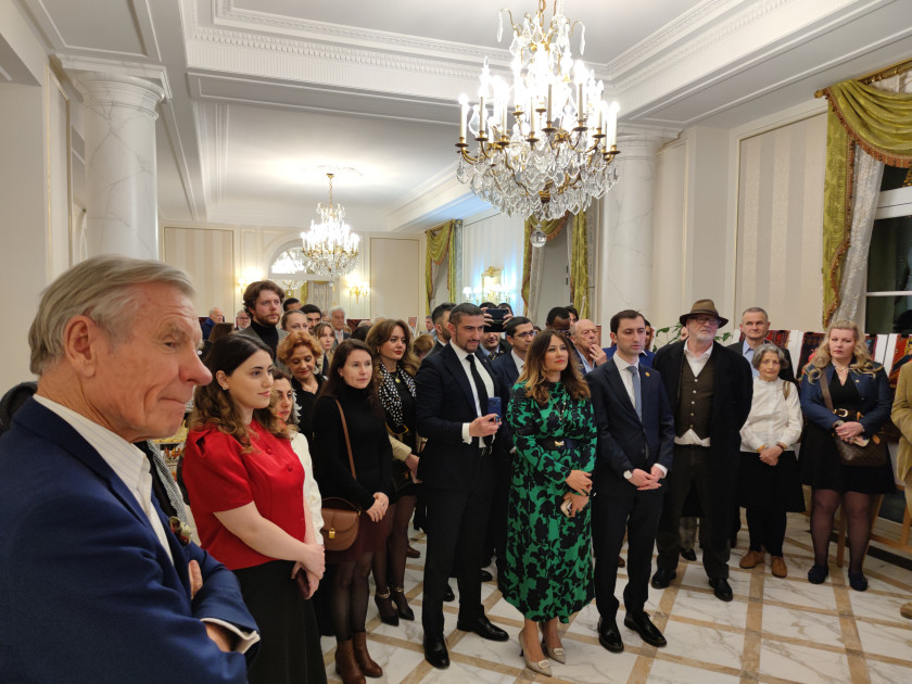 Parisdə Novruz bayramı münasibətilə xalça sərgisi açılıb<font color=red> - FOTOLAR</font>