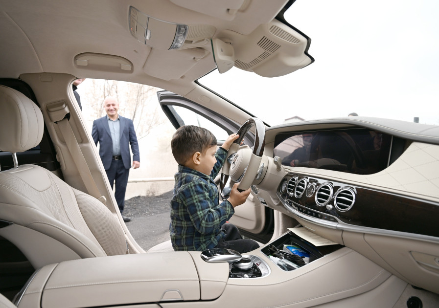 Prezident İlham Əliyev Xocavəndin Xanoba kəndində fərdi evlərin və infrastrukturun bərpası sahəsində görülən işlərlə tanış olub <font color='red'> - YENİLƏNƏCƏK</font><font color=red> - FOTOLAR</font>