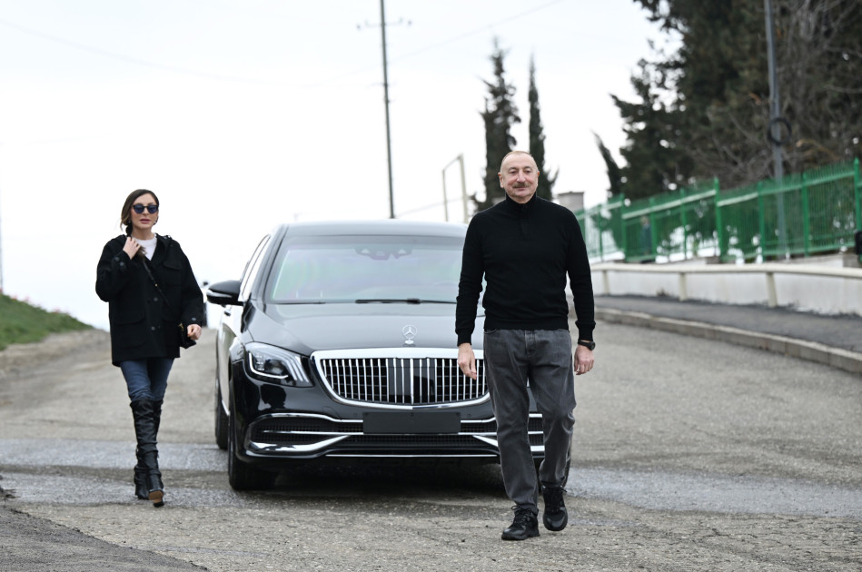 Prezident İlham Əliyev Xocavəndin Xanoba kəndində fərdi evlərin və infrastrukturun bərpası sahəsində görülən işlərlə tanış olub <font color='red'> - YENİLƏNƏCƏK</font><font color=red> - FOTOLAR</font>