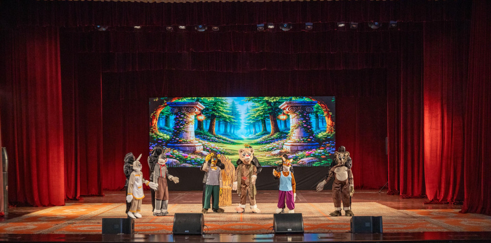 Naxçıvanda sosial qayğıya ehtiyacı olan 300 uşağa bayram hədiyyələri təqdim edilib<font color=red> - FOTOLAR</font>