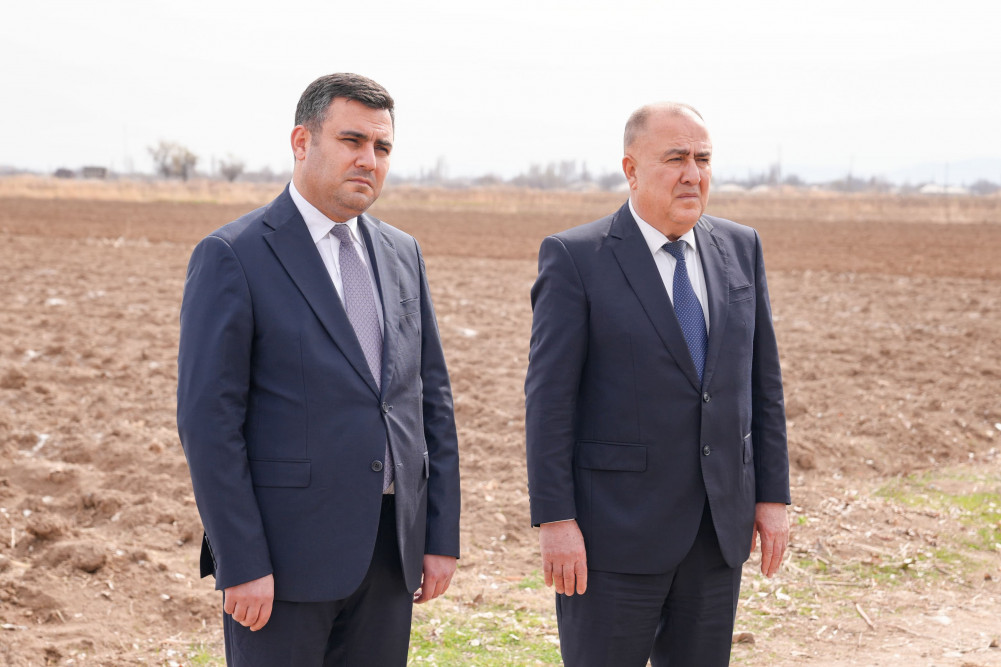 Səlahiyyətli nümayəndə Ceyhun Cəlilov Şərurda torpaq mülkiyyətçiləri ilə görüşüb, kartof əkini ilə tanış olub<font color=red> - FOTOLAR</font>