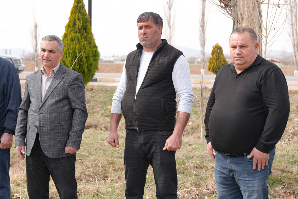 Səlahiyyətli nümayəndə Ceyhun Cəlilov Şərurda torpaq mülkiyyətçiləri ilə görüşüb, kartof əkini ilə tanış olub<font color=red> - FOTOLAR</font>