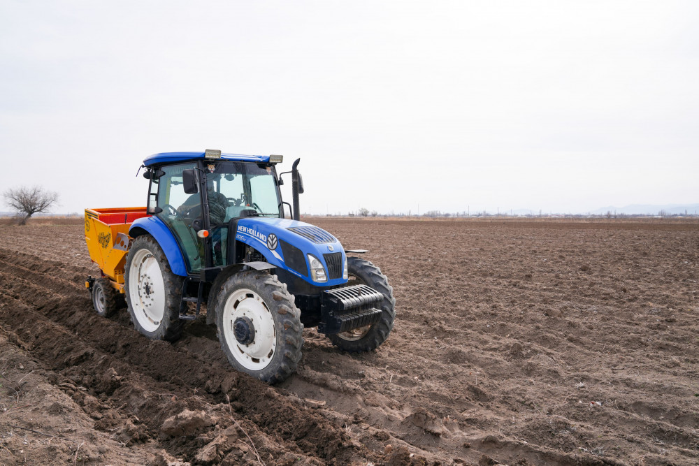 Səlahiyyətli nümayəndə Ceyhun Cəlilov Şərurda torpaq mülkiyyətçiləri ilə görüşüb, kartof əkini ilə tanış olub<font color=red> - FOTOLAR</font>