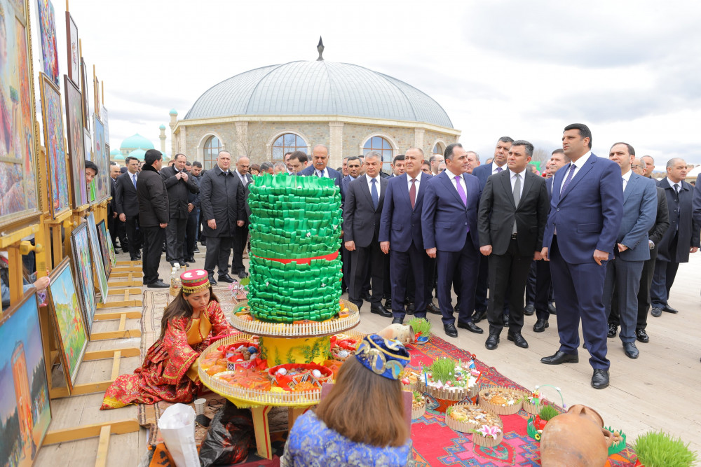 Naxçıvanda Novruz bayramı münasibətilə ümumxalq şənliyi keçirilib<font color=red> - FOTOLAR</font>
