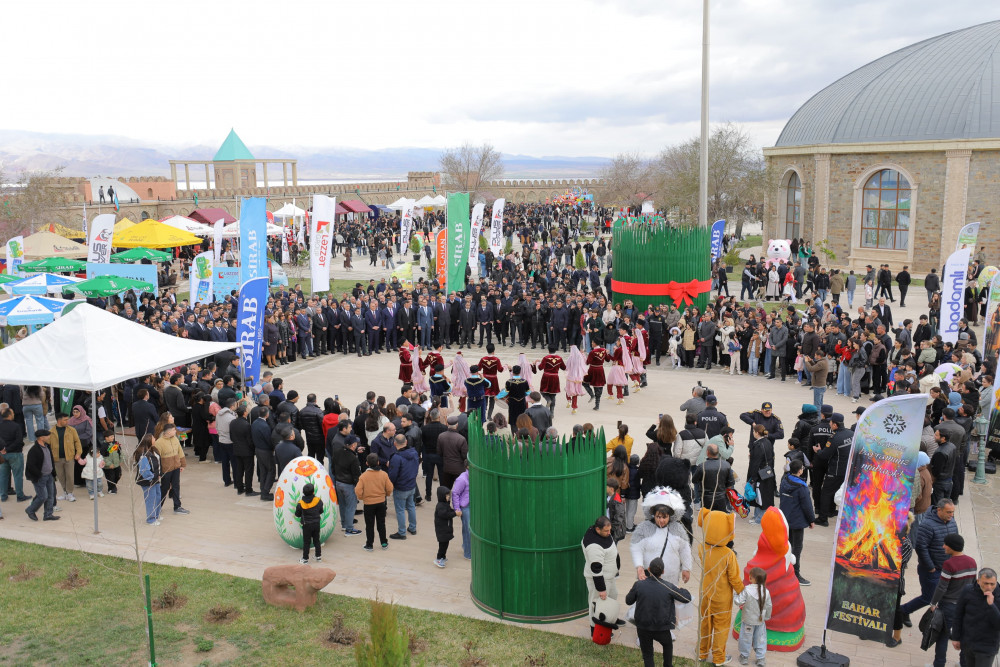 Naxçıvanda Novruz bayramı münasibətilə ümumxalq şənliyi keçirilib<font color=red> - FOTOLAR</font>