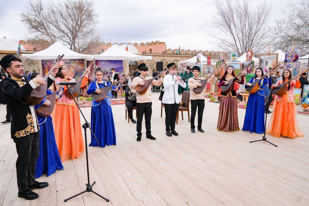 Naxçıvanda Novruz bayramı münasibətilə ümumxalq şənliyi keçirilib<font color=red> - FOTOLAR</font>