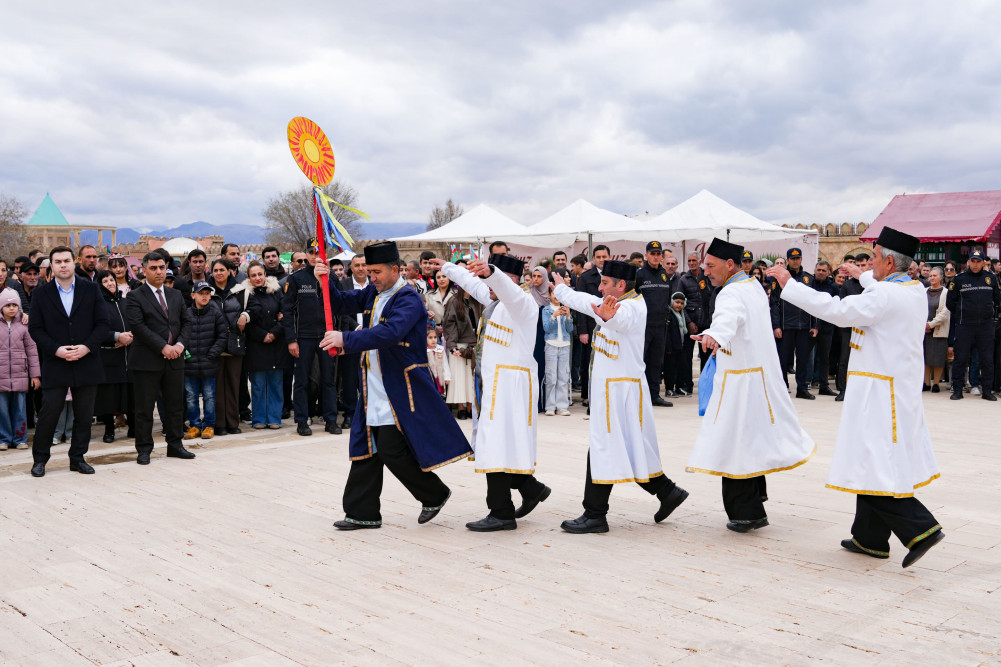 Naxçıvanda Novruz bayramı münasibətilə ümumxalq şənliyi keçirilib<font color=red> - FOTOLAR</font>
