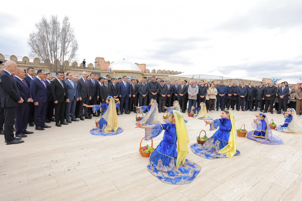 Naxçıvanda Novruz bayramı münasibətilə ümumxalq şənliyi keçirilib<font color=red> - FOTOLAR</font>
