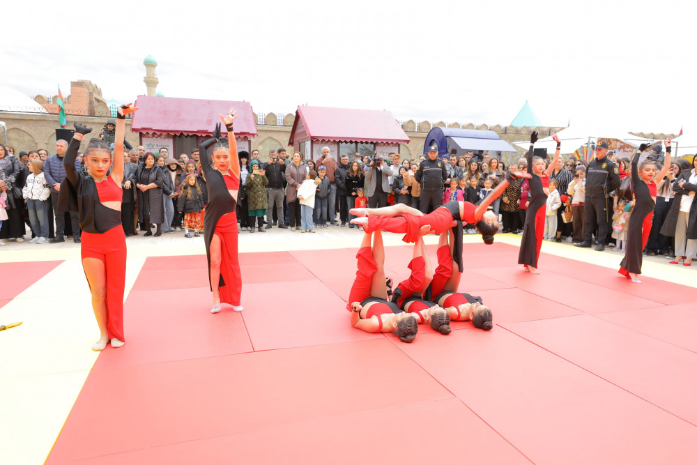 Naxçıvanda Novruz bayramı münasibətilə ümumxalq şənliyi keçirilib<font color=red> - FOTOLAR</font>