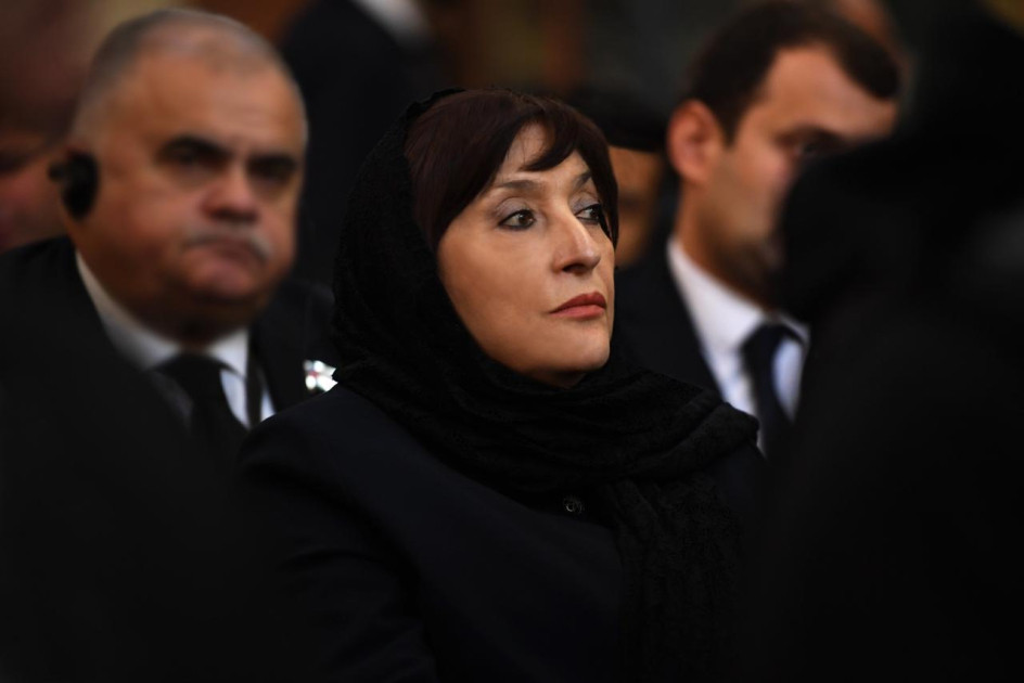 Sahibə Qafarova II İlyanın dəfn mərasimində iştirak edib<font color=red> - FOTOLAR</font>