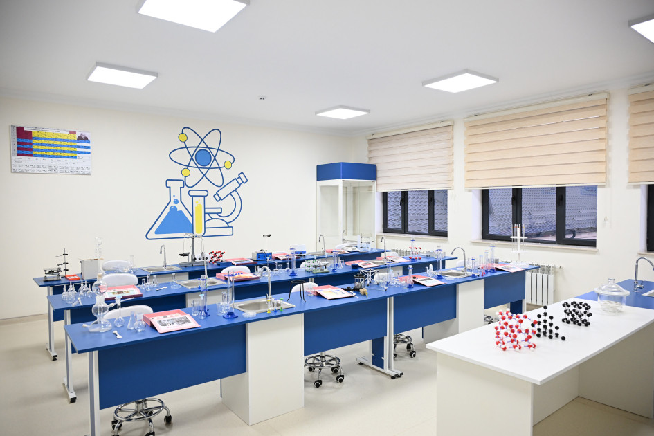 Prezident İlham Əliyev Şamaxı Avropa liseyinin yeni binasının açılışında iştirak edib<font color=red> - FOTOLAR</font>