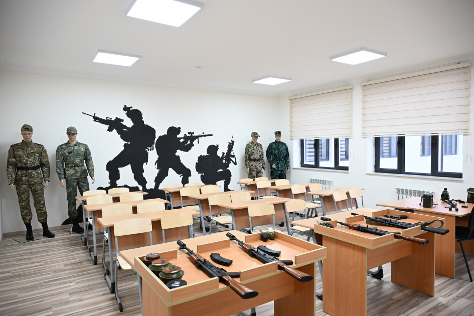 Prezident İlham Əliyev Şamaxı Avropa liseyinin yeni binasının açılışında iştirak edib<font color=red> - FOTOLAR</font>