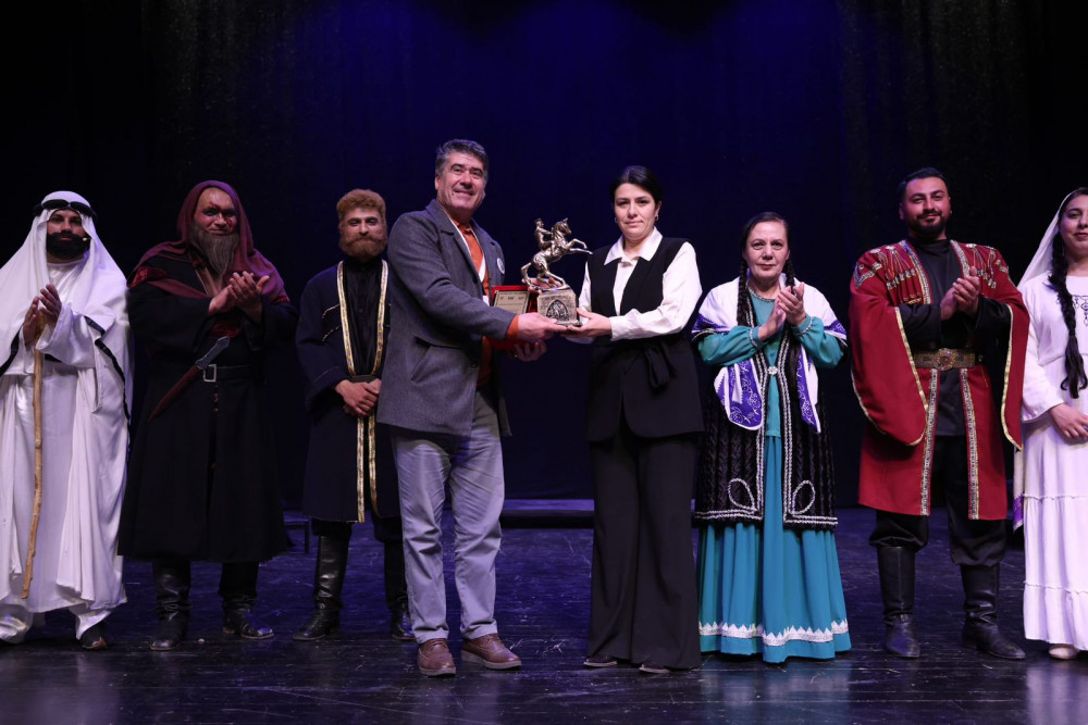 C.Məmmədquluzadə adına Naxçıvan Dövlət Milli Dram Teatrı Samsunda beynəlxalq festivalda çıxış edib<font color=red> - FOTOLAR</font>