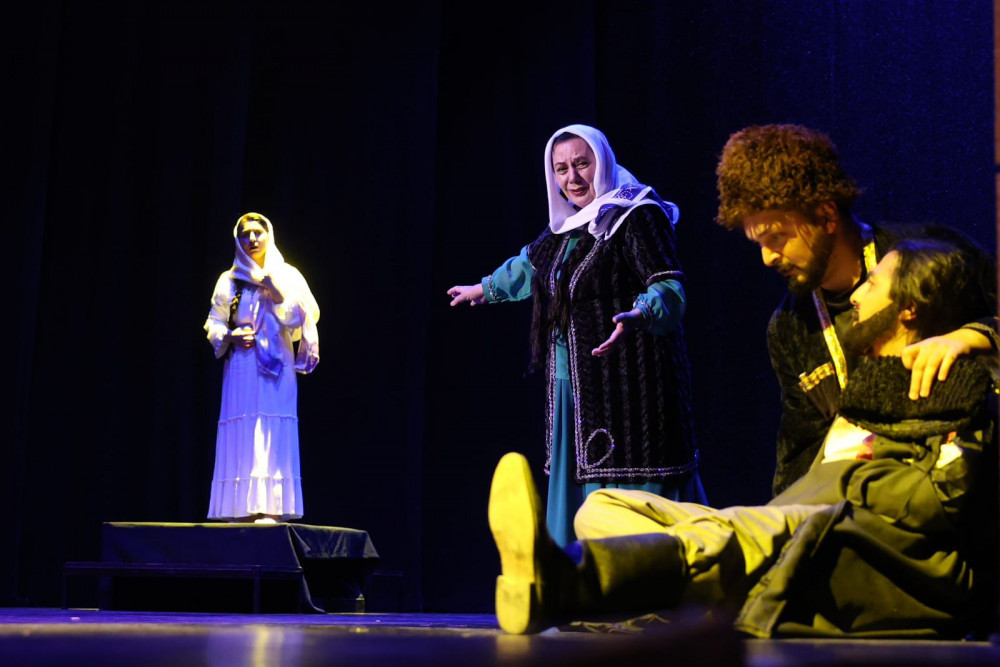 C.Məmmədquluzadə adına Naxçıvan Dövlət Milli Dram Teatrı Samsunda beynəlxalq festivalda çıxış edib<font color=red> - FOTOLAR</font>