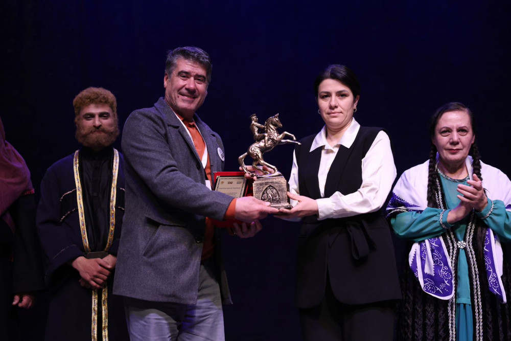 C.Məmmədquluzadə adına Naxçıvan Dövlət Milli Dram Teatrı Samsunda beynəlxalq festivalda çıxış edib<font color=red> - FOTOLAR</font>