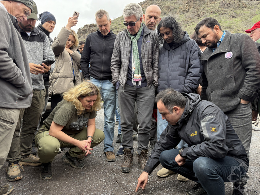 Dünya səyyahları Horadiz-Ağbənd avtomobil və dəmir yolunda görülən işlərlə tanış olublar<font color=red> - FOTOLAR</font>