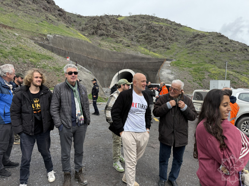 Dünya səyyahları Horadiz-Ağbənd avtomobil və dəmir yolunda görülən işlərlə tanış olublar<font color=red> - FOTOLAR</font>