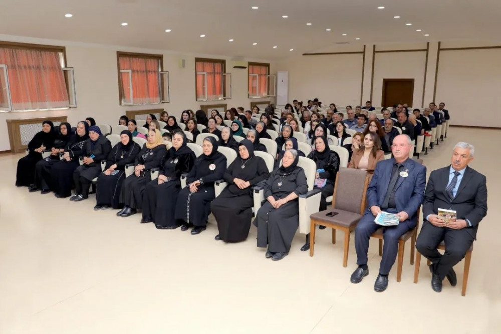 Səriyyə Salahovanın kitablarının təqdimatı olub<font color=red> - FOTOLAR</font>