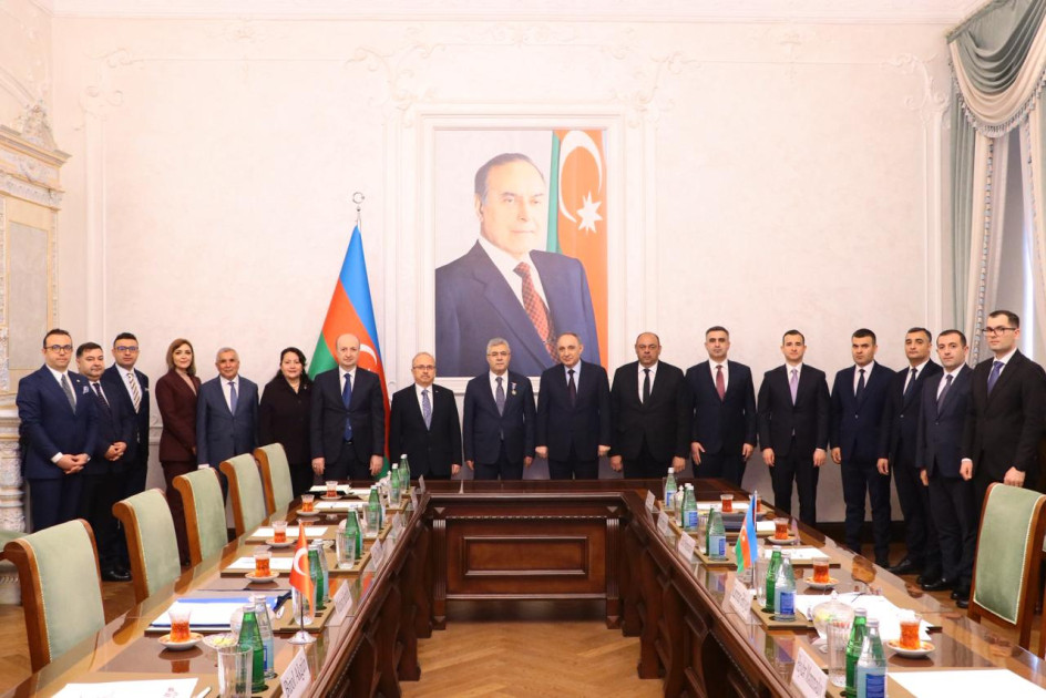 Türkiyənin Baş prokuroru Bakıdadır<font color=red> - FOTOLAR</font>