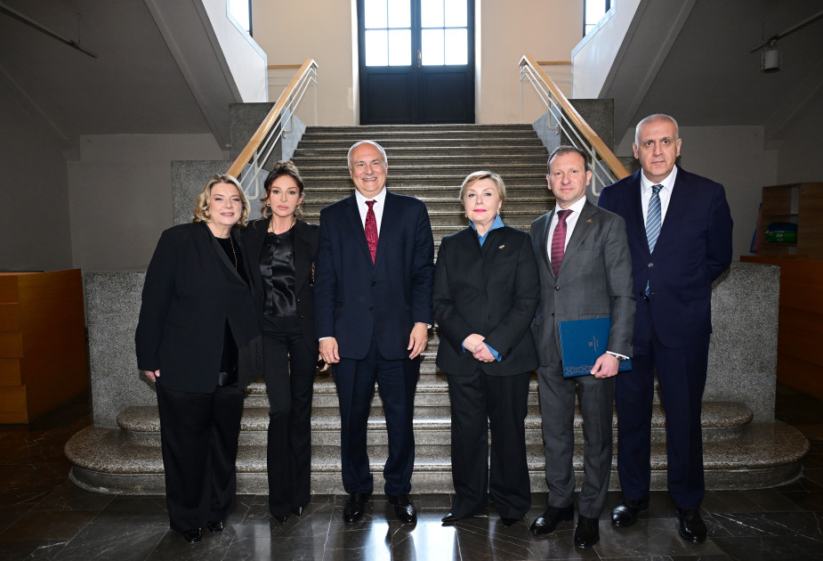 Azərbaycanın birinci xanımı Mehriban Əliyeva Tbilisidə Gürcüstan Milli Muzeyində olub<font color=red> - FOTOLAR</font>