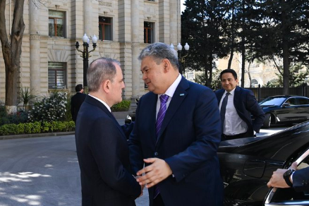 Ceyhun Bayramovla qazaxıstanlı həmkarı arasında təkbətək görüş keçirilir<font color='red'> - YENİLƏNİB</font><font color=red> - FOTOLAR</font>