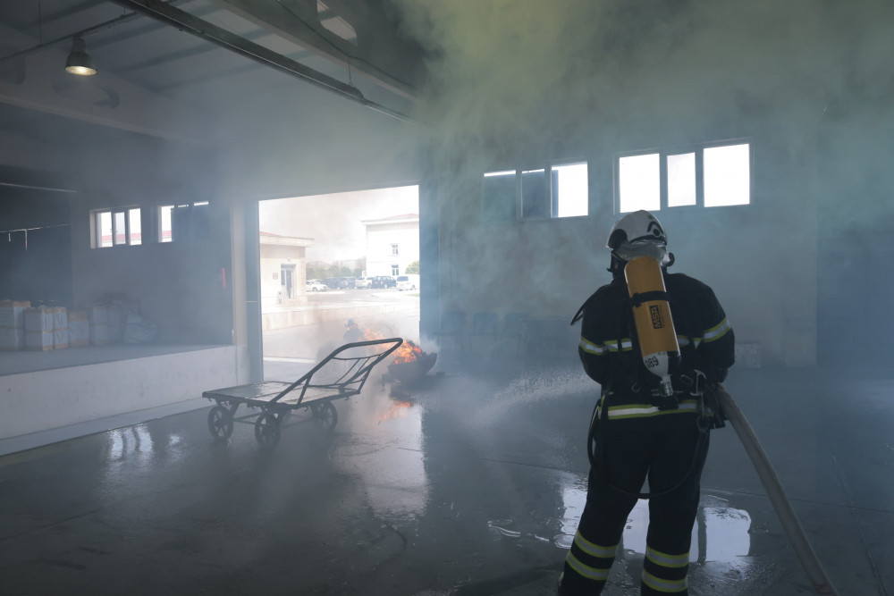 Naxçıvan Baş Gömrük İdarəsinin Rəsmiləşdirmə Mərkəzində fövqəladə hallarla bağlı seminar və təlim keçirilib<font color=red> - FOTOLAR</font>