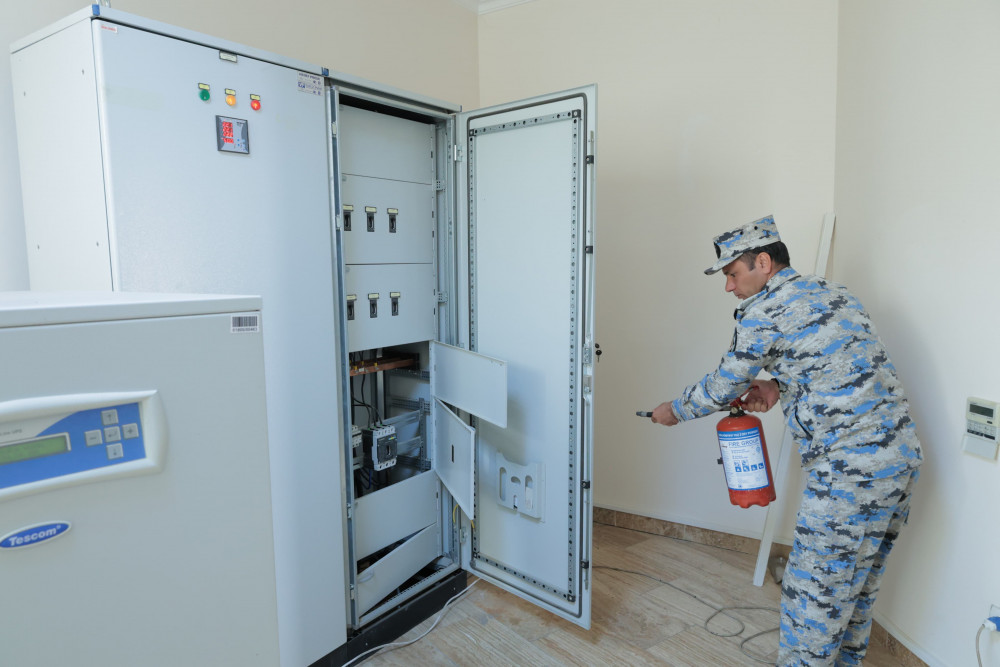 Naxçıvan Baş Gömrük İdarəsinin Rəsmiləşdirmə Mərkəzində fövqəladə hallarla bağlı seminar və təlim keçirilib<font color=red> - FOTOLAR</font>