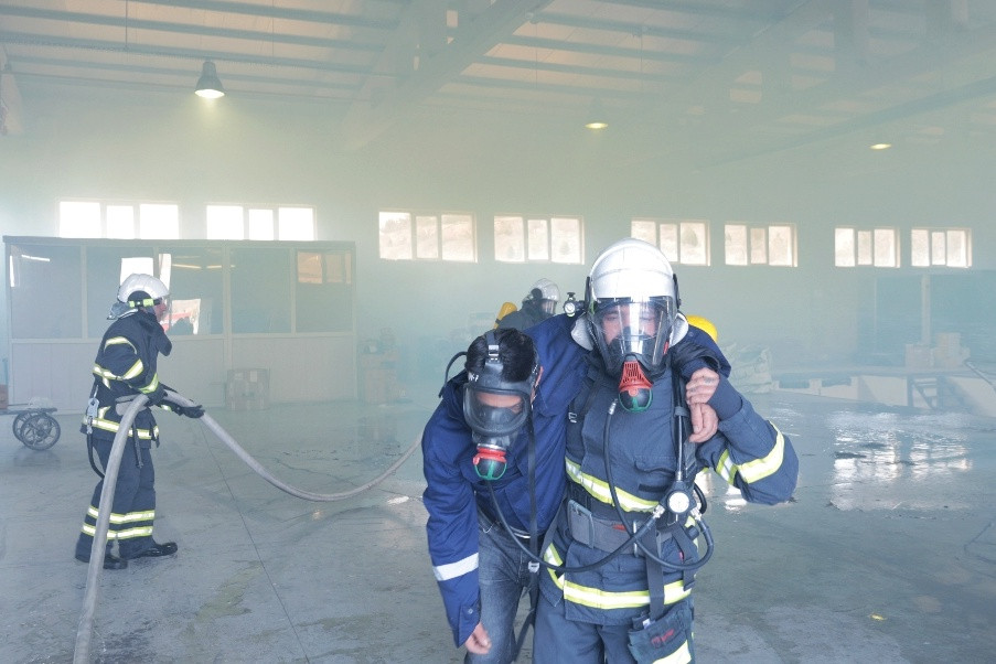 Naxçıvan Baş Gömrük İdarəsinin Rəsmiləşdirmə Mərkəzində fövqəladə hallarla bağlı seminar və təlim keçirilib<font color=red> - FOTOLAR</font>