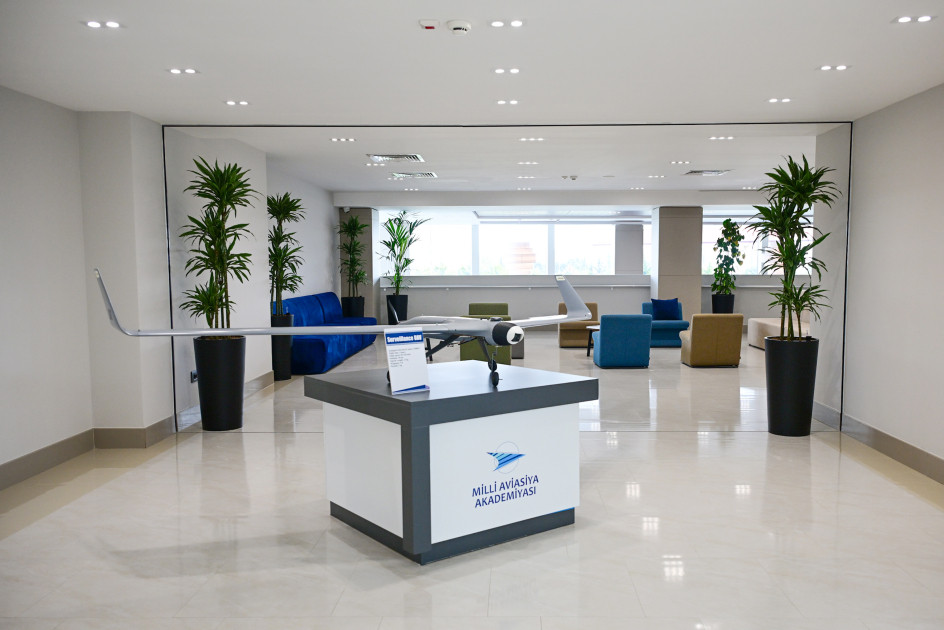 Prezident İlham Əliyev Milli Aviasiya Akademiyasında Beynəlxalq Təlim Mərkəzinin açılışında iştirak edib<font color=red> - FOTOLAR</font>