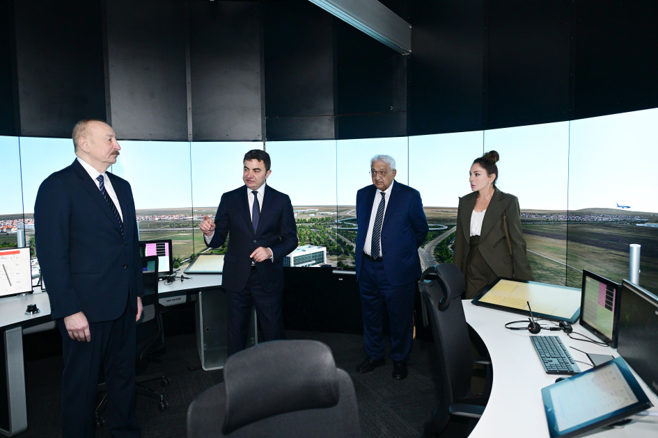Prezident İlham Əliyev Milli Aviasiya Akademiyasında Beynəlxalq Təlim Mərkəzinin açılışında iştirak edib<font color=red> - FOTOLAR</font>