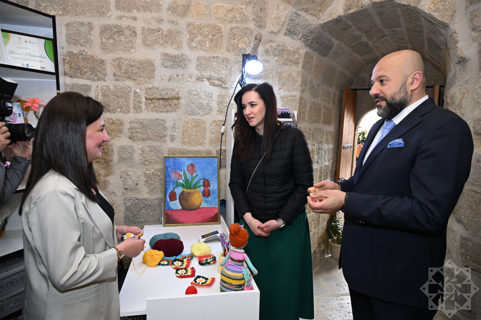 Litvanın Baş naziri İnqa Ruqiniene İçərişəhərlə tanış olub<font color=red> - FOTOLAR</font>