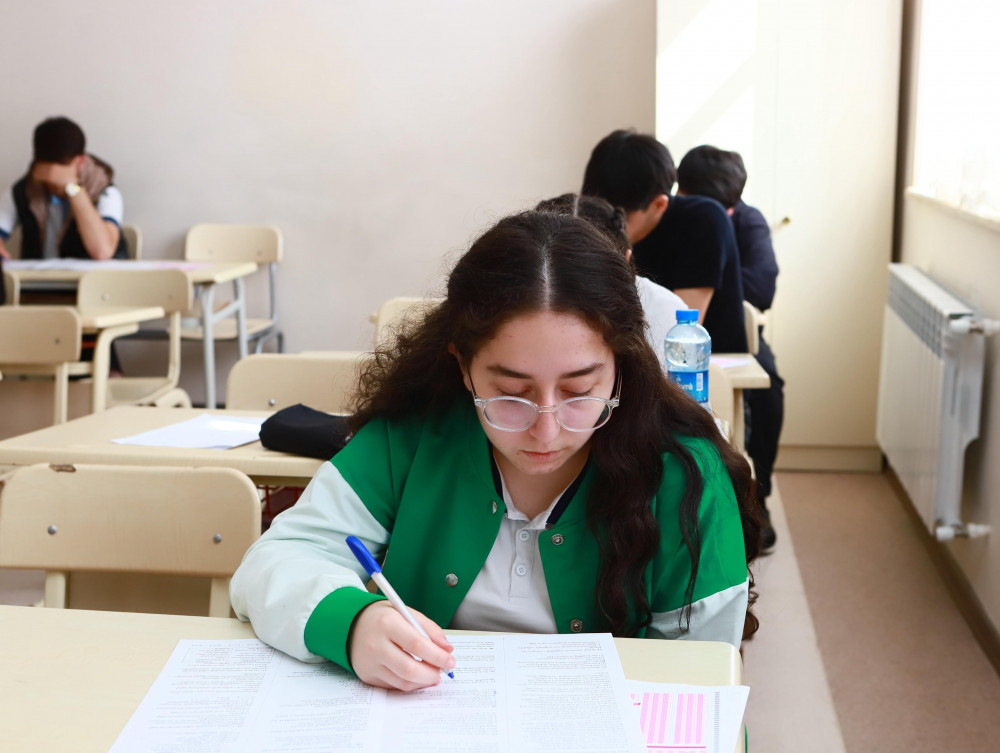 Naxçıvanda XI siniflər üçün tədris ilinin dördüncü buraxılış qiymətləndirmə monitorinqi keçirilib<font color=red> - FOTOLAR</font>