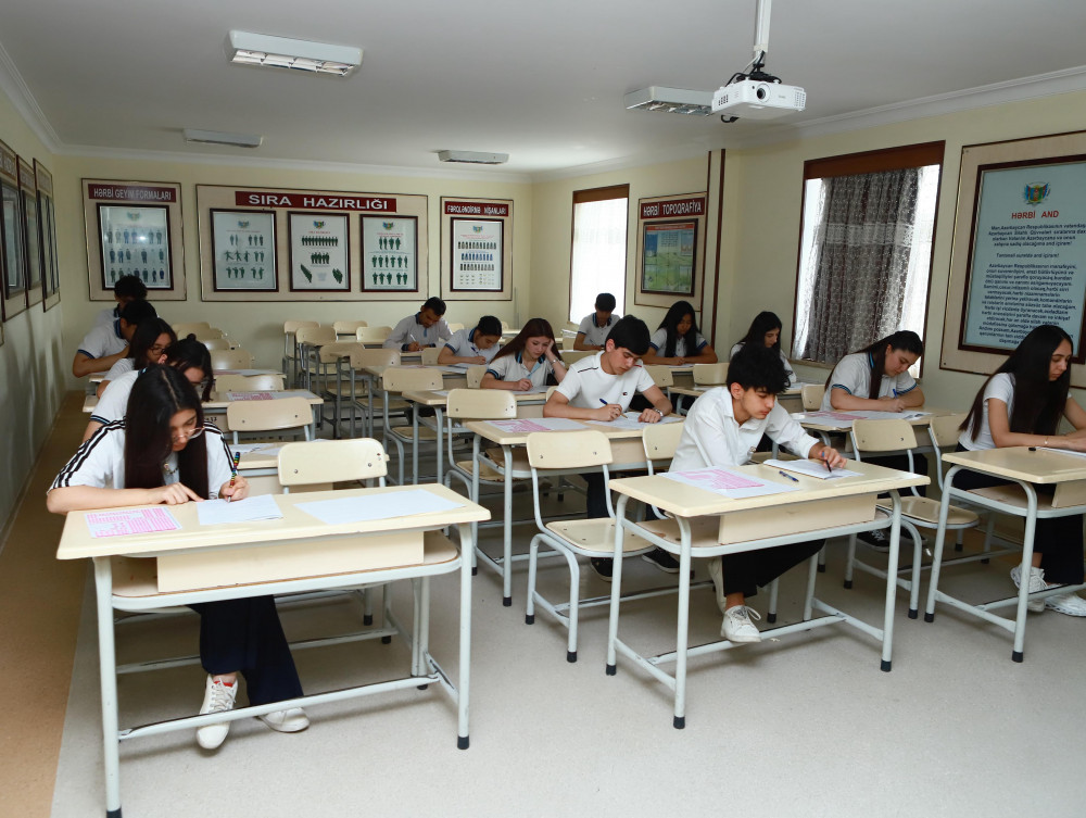 Naxçıvanda XI siniflər üçün tədris ilinin dördüncü buraxılış qiymətləndirmə monitorinqi keçirilib<font color=red> - FOTOLAR</font>