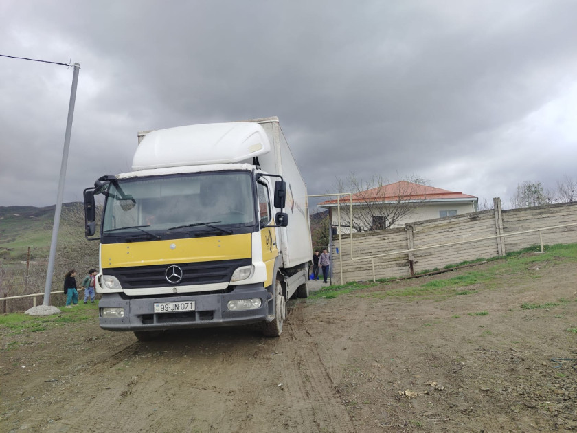 Ağdərənin Aşağı Oratağ kəndinə növbəti köç olub<font color=red> - FOTOLAR</font>