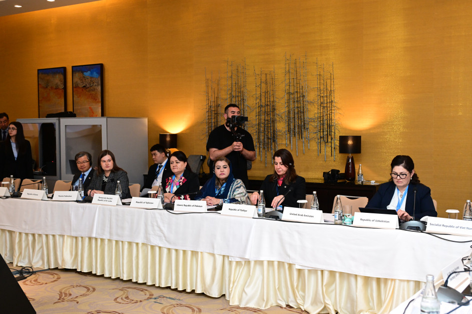 AQEM Qadınlar Şurasının ilk iclasında mühüm çağırışlar səsləndirilib<font color=red> - FOTOLAR</font>