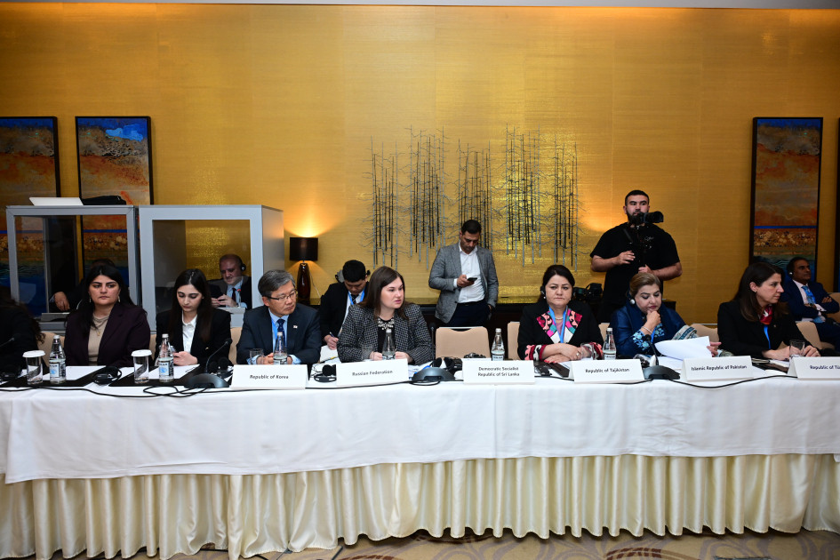 AQEM Qadınlar Şurasının ilk iclasında mühüm çağırışlar səsləndirilib<font color=red> - FOTOLAR</font>