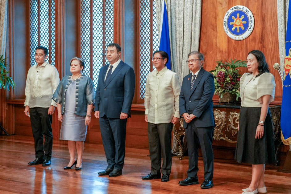 Azərbaycan səfiri etimadnaməsini Filippin Prezidentinə təqdim edib<font color=red> - FOTOLAR</font>