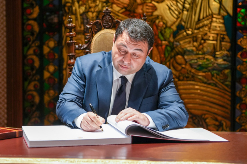 Azərbaycan səfiri etimadnaməsini Filippin Prezidentinə təqdim edib<font color=red> - FOTOLAR</font>