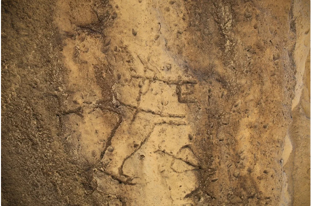 Qobustanda yeni qayaüstü təsvirlər aşkar olunub<font color=red> - FOTOLAR</font>