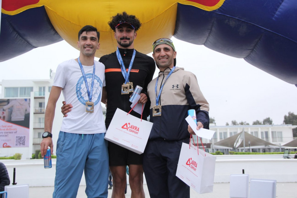 Əmrah Nağıyev “Sea Breeze” qaçışında ikinci olub<font color=red> - FOTOLAR</font>