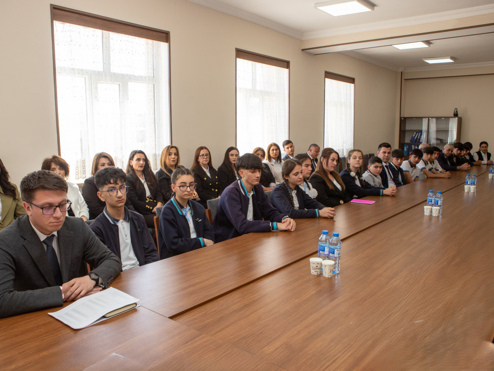 Respublika Fənn Olimpiadalarının final mərhələsinə vəsiqə qazanan şagirdlərlə görüş keçirilib<font color=red> - FOTOLAR</font>