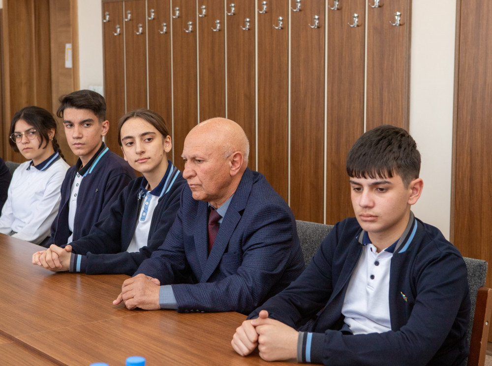 Respublika Fənn Olimpiadalarının final mərhələsinə vəsiqə qazanan şagirdlərlə görüş keçirilib<font color=red> - FOTOLAR</font>