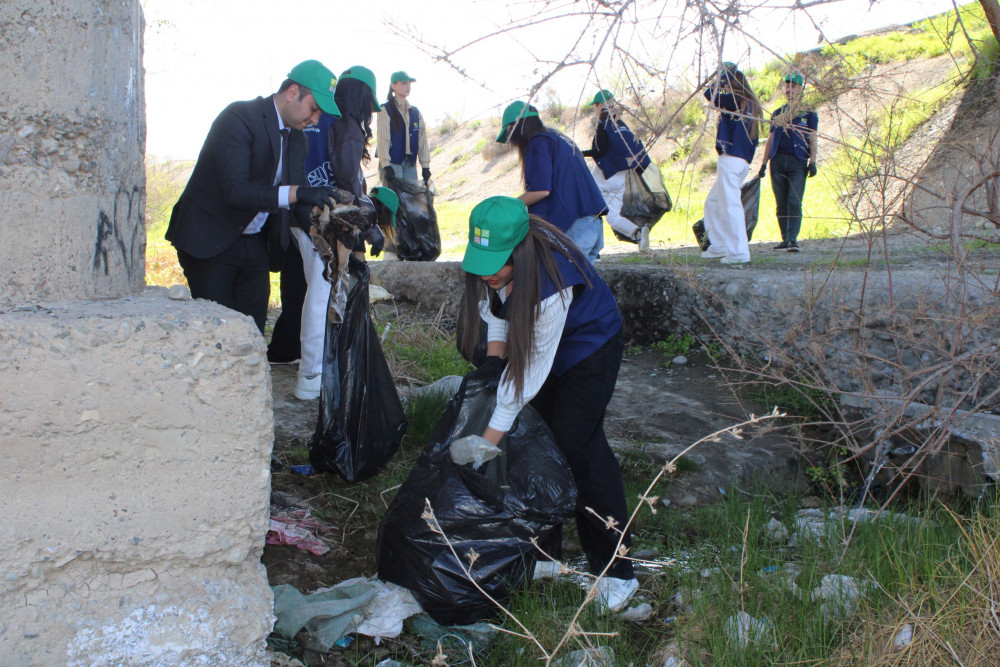 Naxçıvanda “Şəhərsalma və Memarlıq İli” çərçivəsində növbəti təmizlik aksiyası keçirilib<font color=red> - FOTOLAR</font>