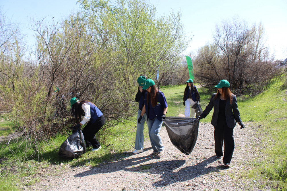 Naxçıvanda “Şəhərsalma və Memarlıq İli” çərçivəsində növbəti təmizlik aksiyası keçirilib<font color=red> - FOTOLAR</font>