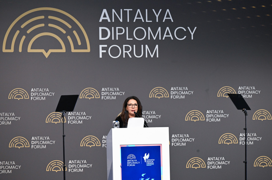 Azərbaycanın birinci xanımı Mehriban Əliyeva Antalyada “Fələstində sülh naminə birləşərək: Təhsil sisteminin məhv edilməsi ilə mübarizə və gələcəyin qorunması” adlı paneldə iştirak edib<font color=red> - FOTOLAR</font>